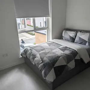 New House, Private In A Peaceful Neighborhood Habitación en casa particular Dublín